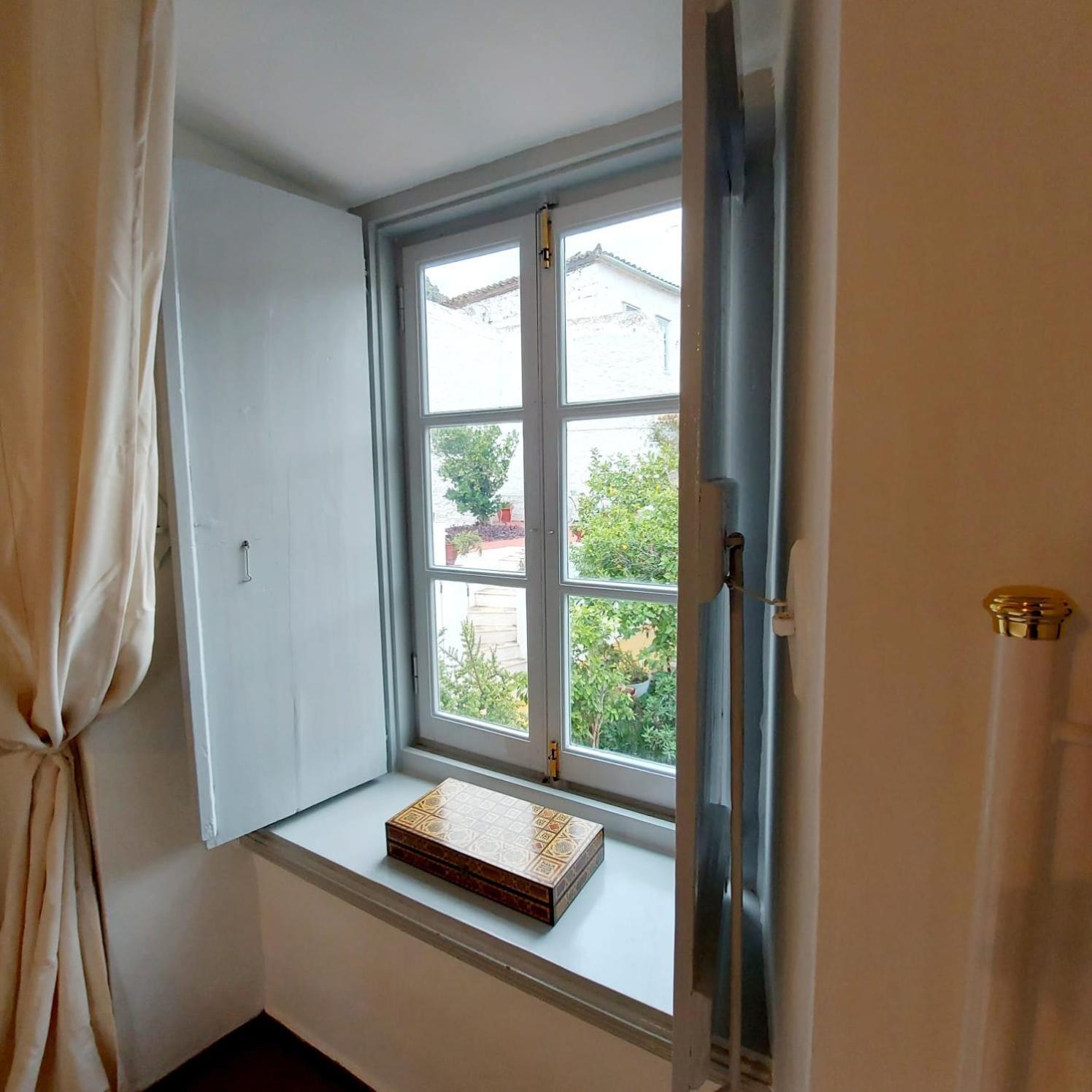 Danae Port House Apartment Хидра Екстериор снимка